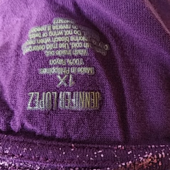 Jennifer Lopez Purple Metallic Scoop Neck Top 1X - Picture 4 of 4